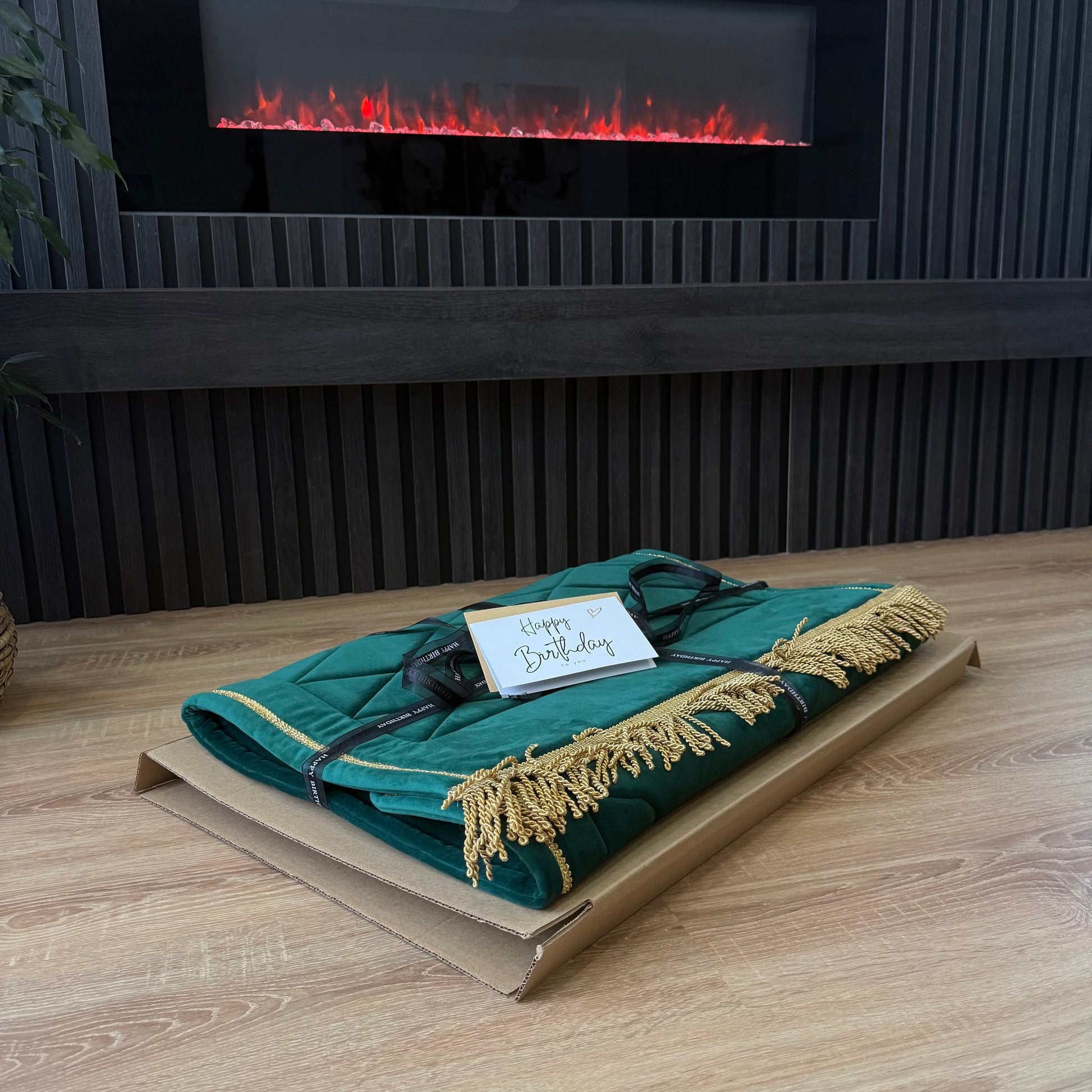 🎁 Pakovanje poklona sa čestitkom, sedzada, serdzada, sedžade serdžade, sedjade, sejdjada, cestitke, pokloni, iznenadjenje. Poklon, pokloni nekom