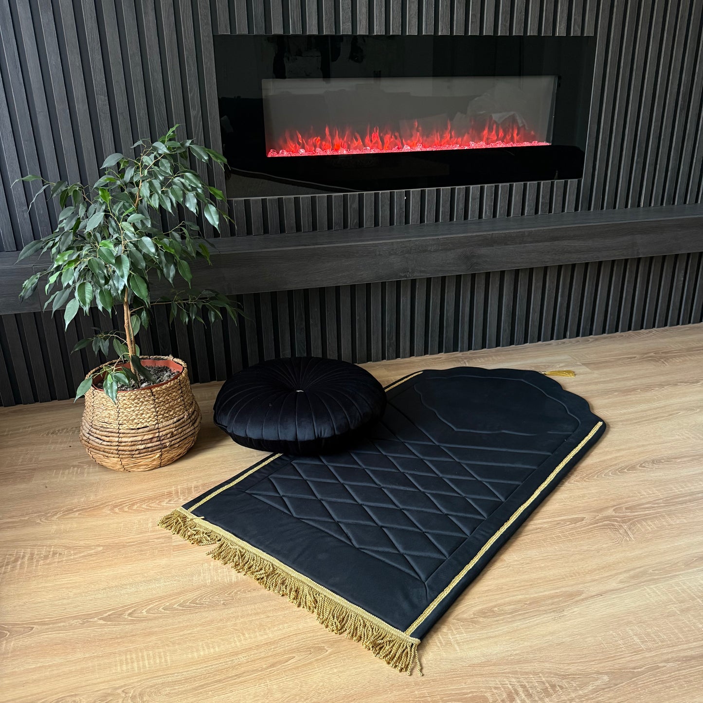 Sedzade , serdzade, sedžade za klanjnje, Islam, Kuran, musliman, serdžade, Ramazan
Plava sedžada za namaz sa zlatnim detaljima

Zelena sedžada za molitvu sa geometrijskim uzorcima

Crvena luksuzna serdžade za klanjanje

Ljubicasta mekana serdžada za namaz

Bež sedžada za molitvu sa tradicionalnim motivima

Serdžade za namaz, izrađena u Bosni i Hercegovina

 serdžada za klanjanje sa dekorativnim detaljima

Sedžade za molitvu, pogodna za kućnu upotrebu

Siva luksuzna sedzade za namaz sa elegantnim dezenom 
